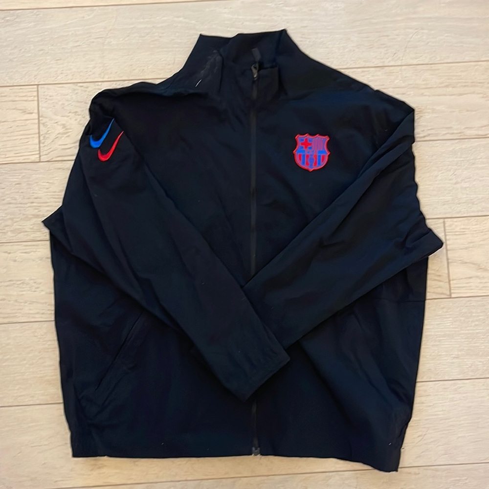 Nike soccer black zip up rain jacket